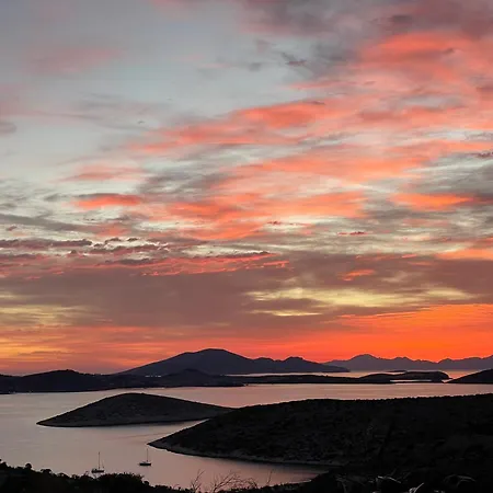 Zografos 4* Irakleia (Naxos)