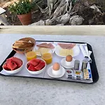 Zografos Pensión
