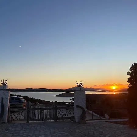 Zografos Pensión 4*